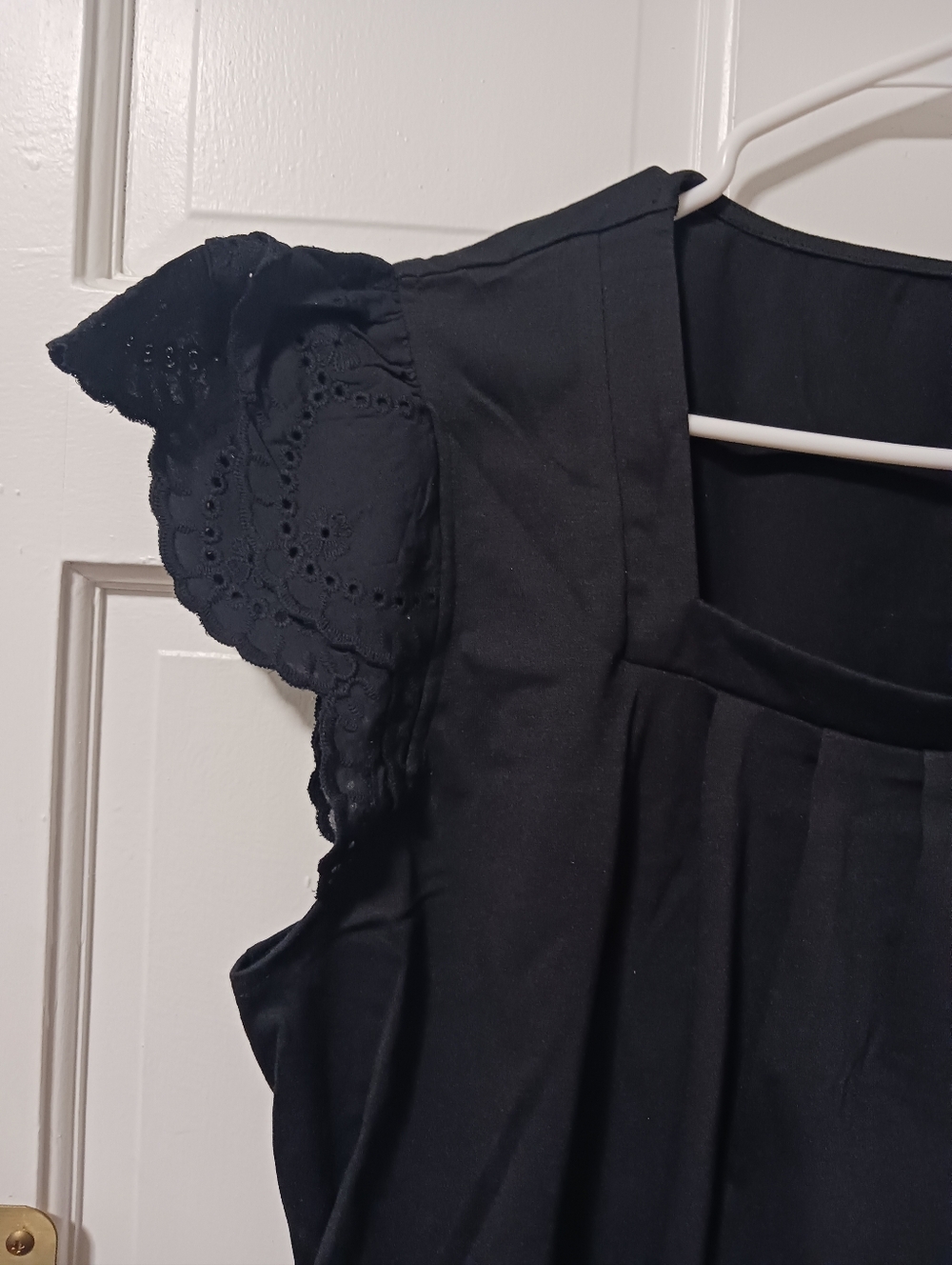 S. Deer Concepts Black Eyelet Ruffle Sleeve  Top , NWT Sz 2XLS.